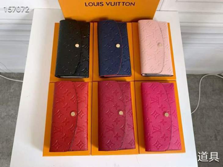 Picture of Louis Vuitton Wallets _SKUfw223582762fw